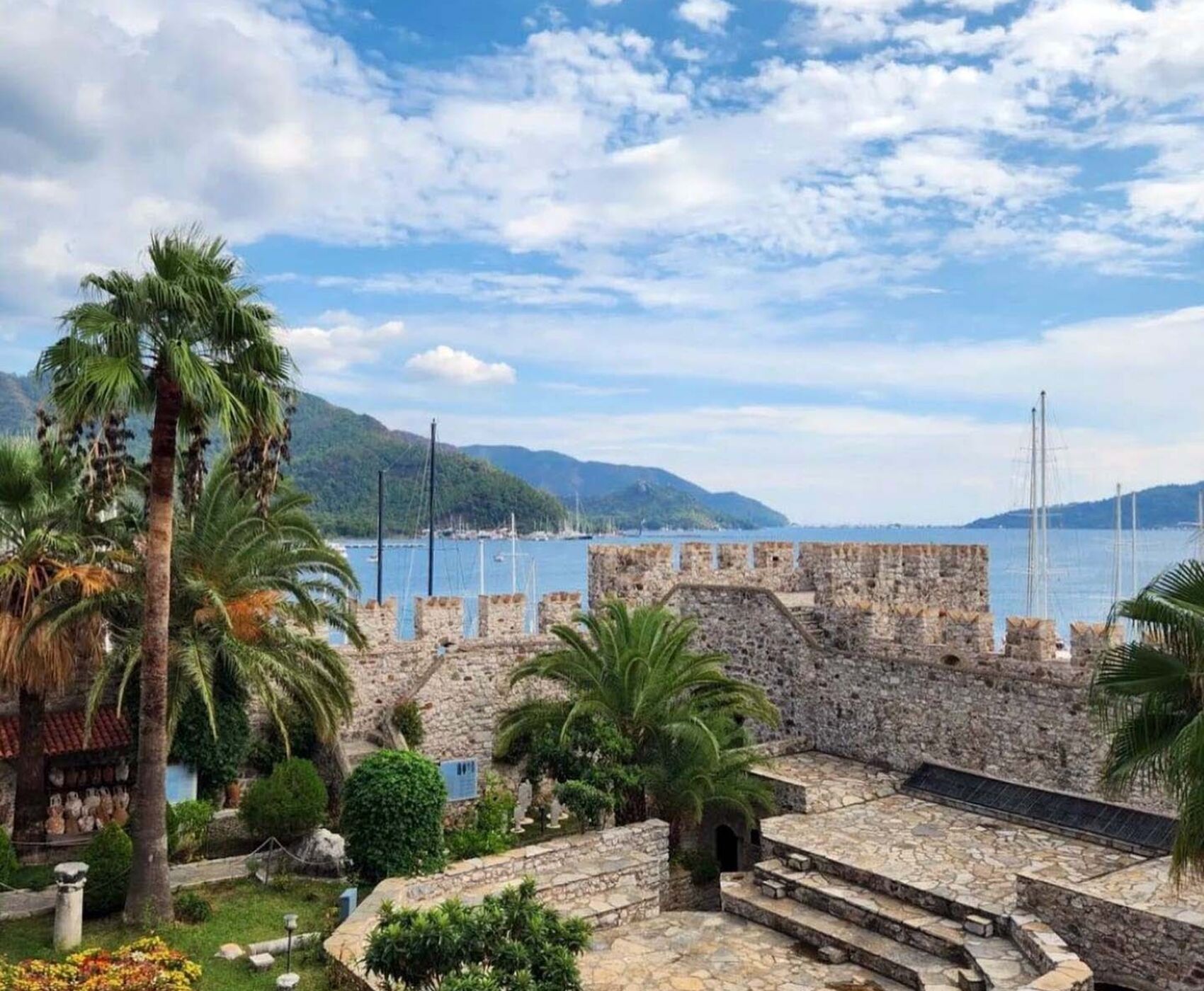 فستیوال غنچه های بادام داتچا