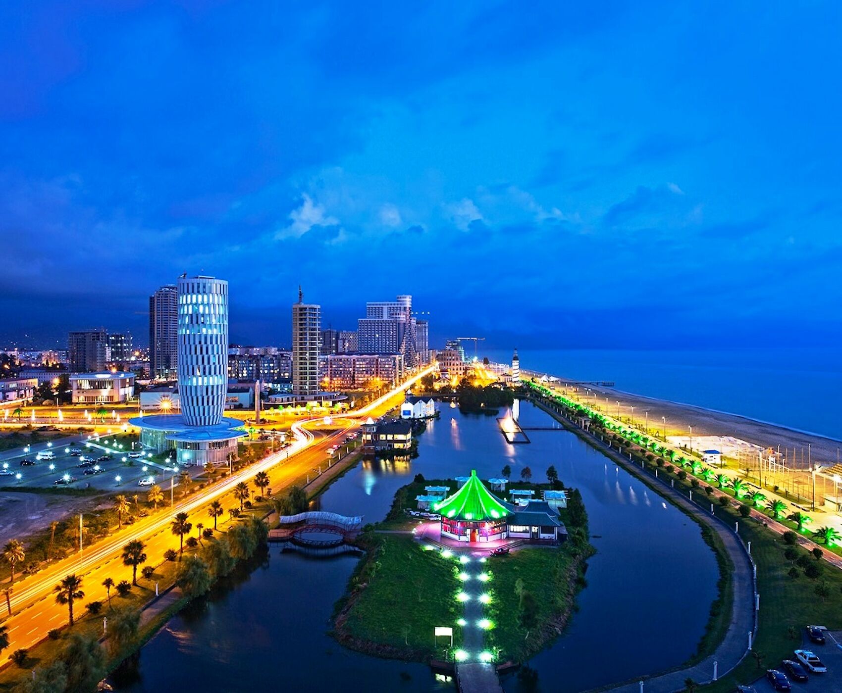 تورهوایی دریای سیاه وان قارص و باتومی هشت شب 