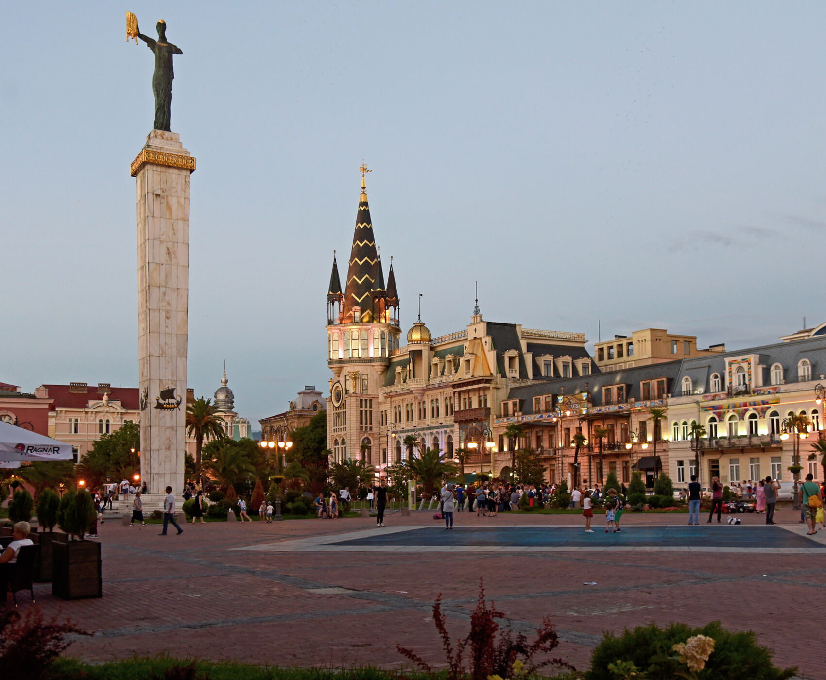 تورهوایی دریای سیاه وان قارص و باتومی هشت شب 