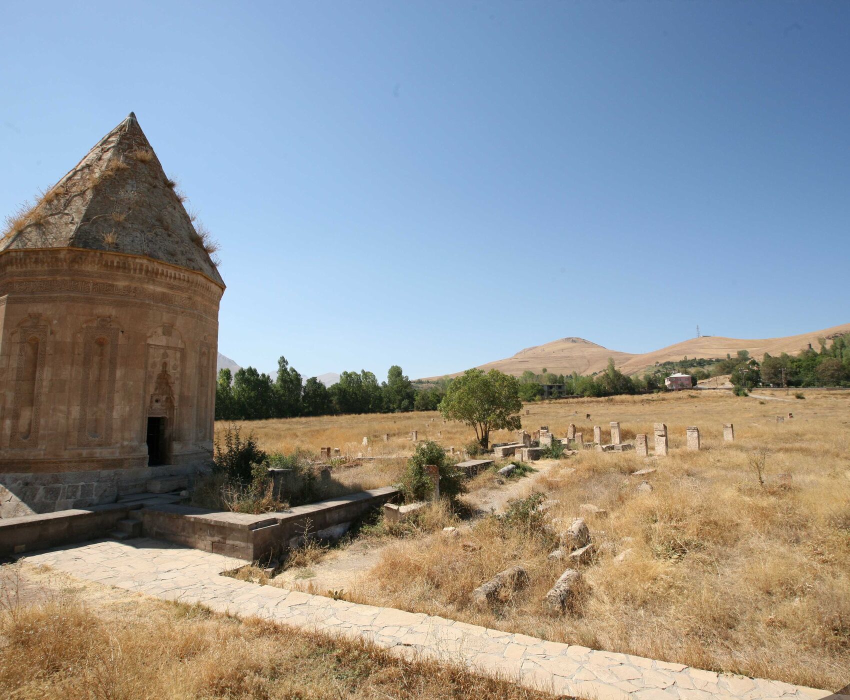 تورهوایی دریای سیاه وان قارص و باتومی هشت شب 