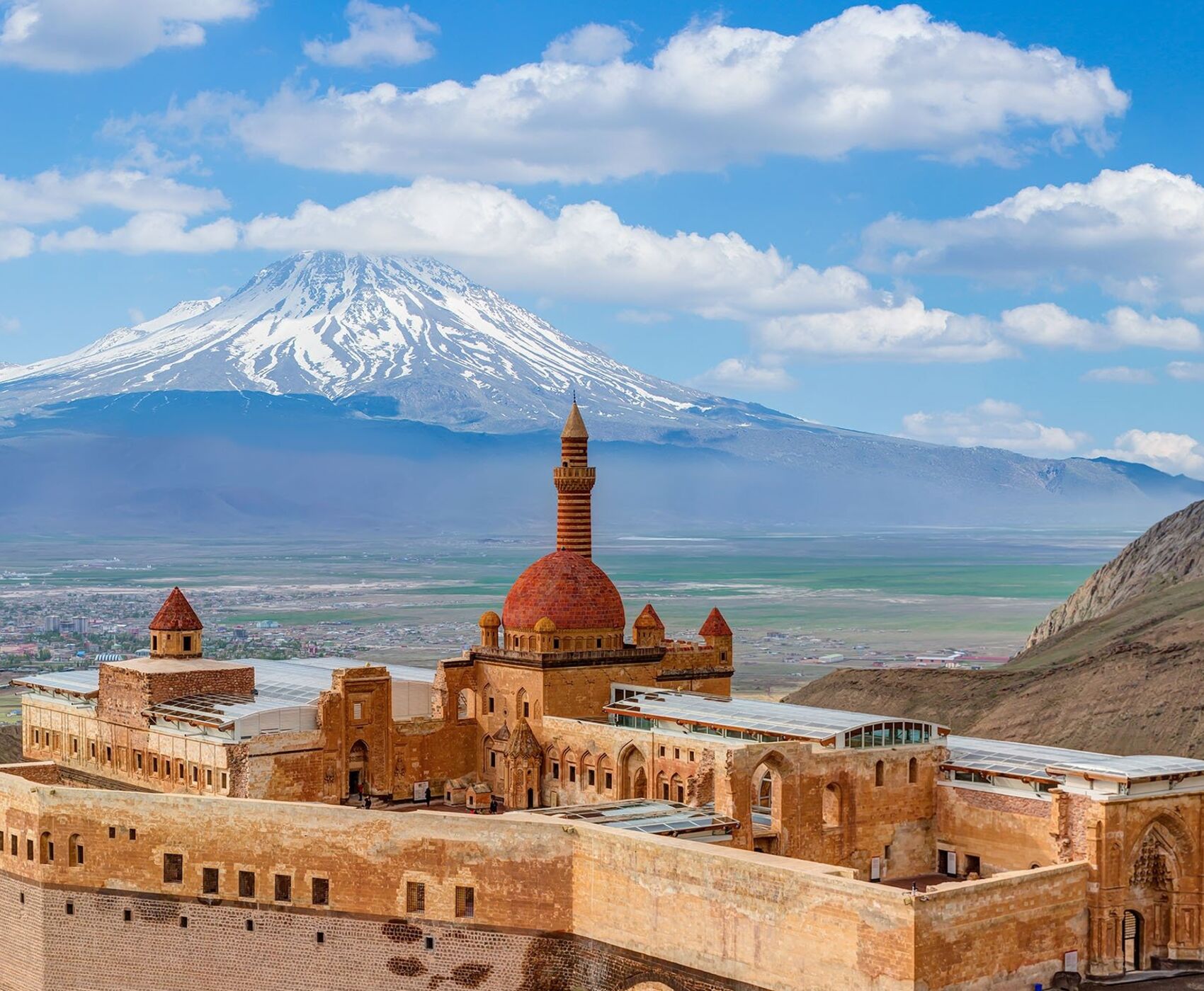 تورهوایی دریای سیاه وان قارص و باتومی هشت شب 