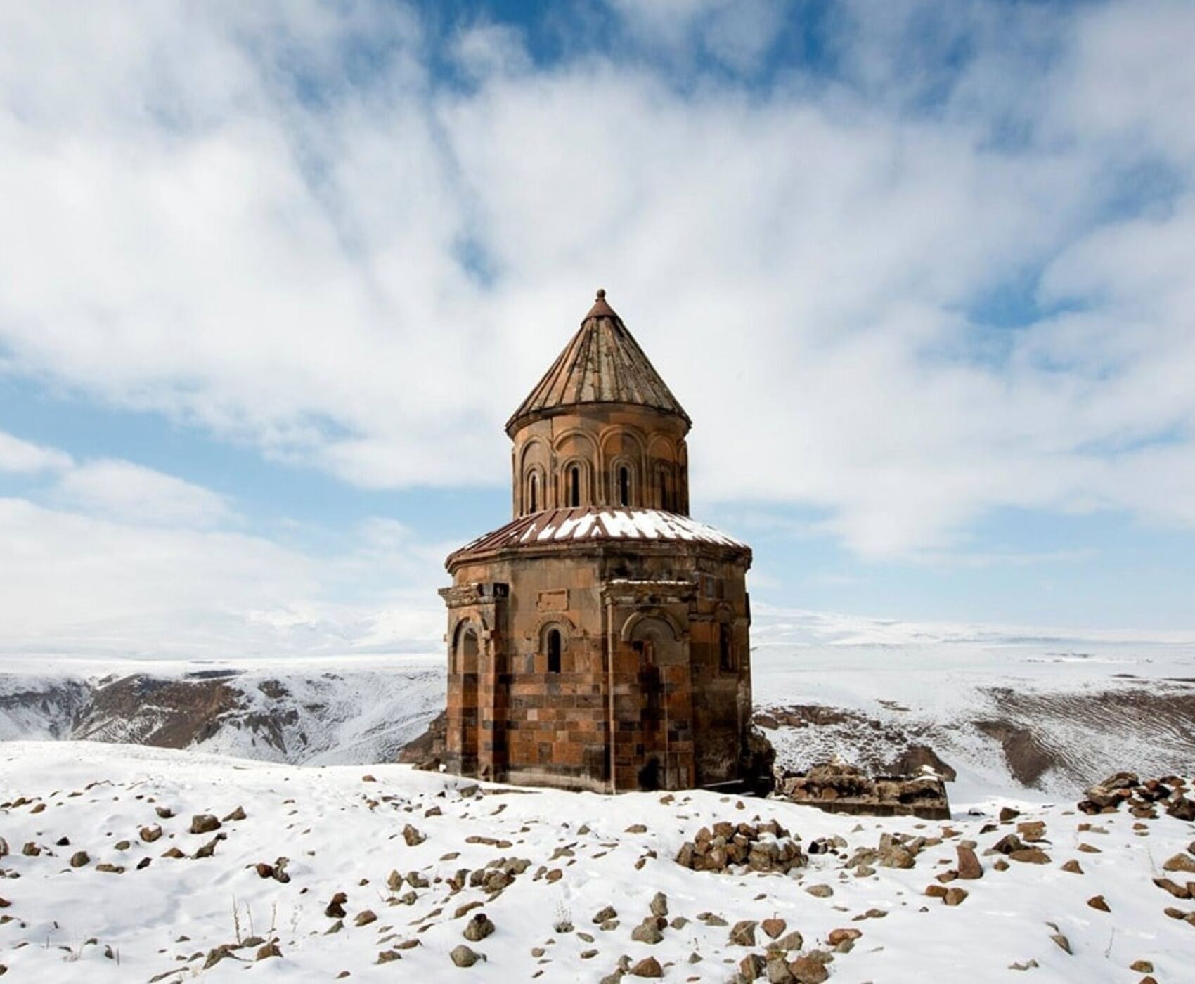 تورهوایی دریای سیاه وان قارص و باتومی هشت شب 