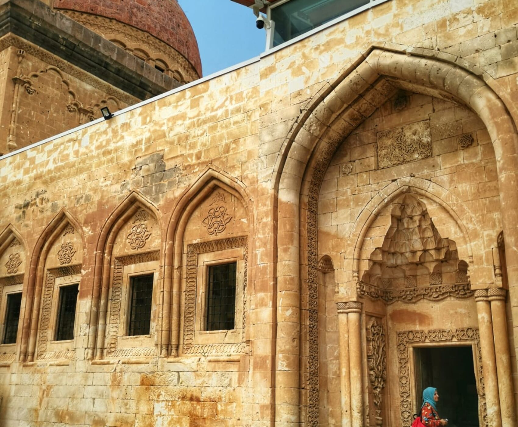 تورهوایی دریای سیاه وان قارص و باتومی هشت شب 