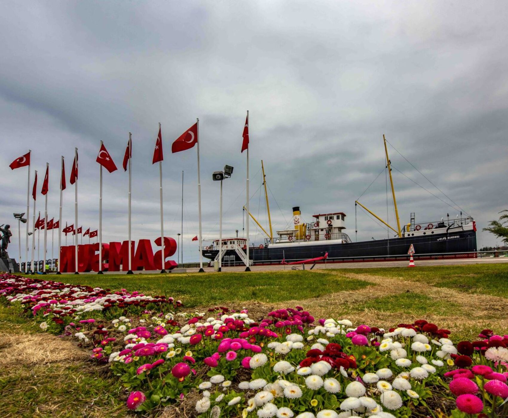 تورهوایی دریای سیاه وان قارص و باتومی هشت شب 