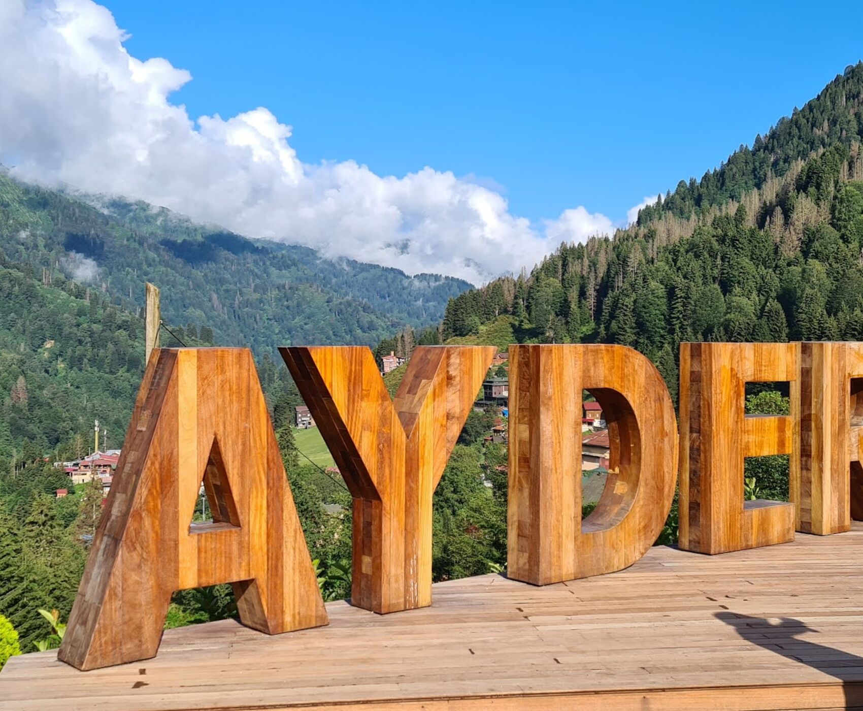 تورهوایی دریای سیاه وان قارص و باتومی هشت شب 