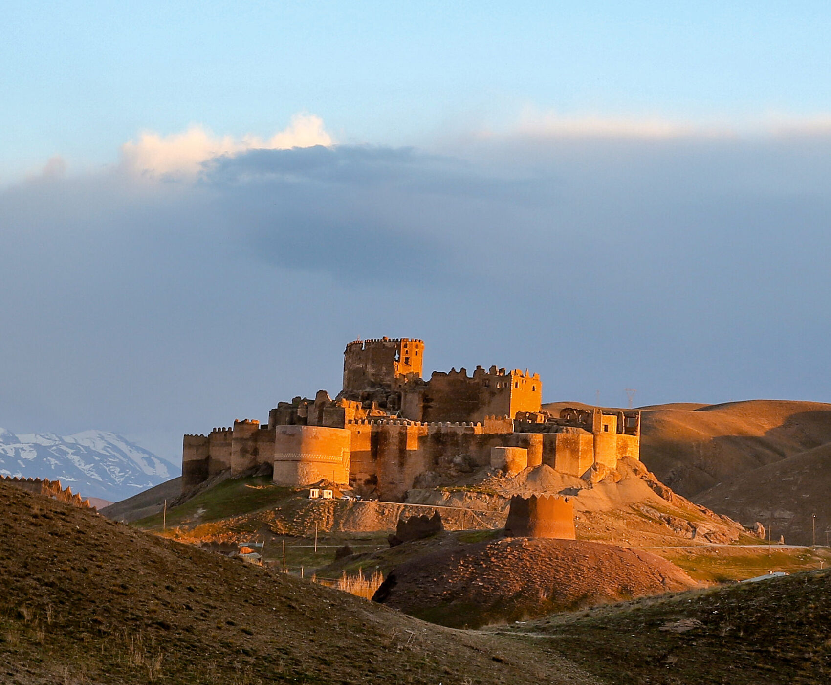 تور هوایی وان هاکاری و ماردین