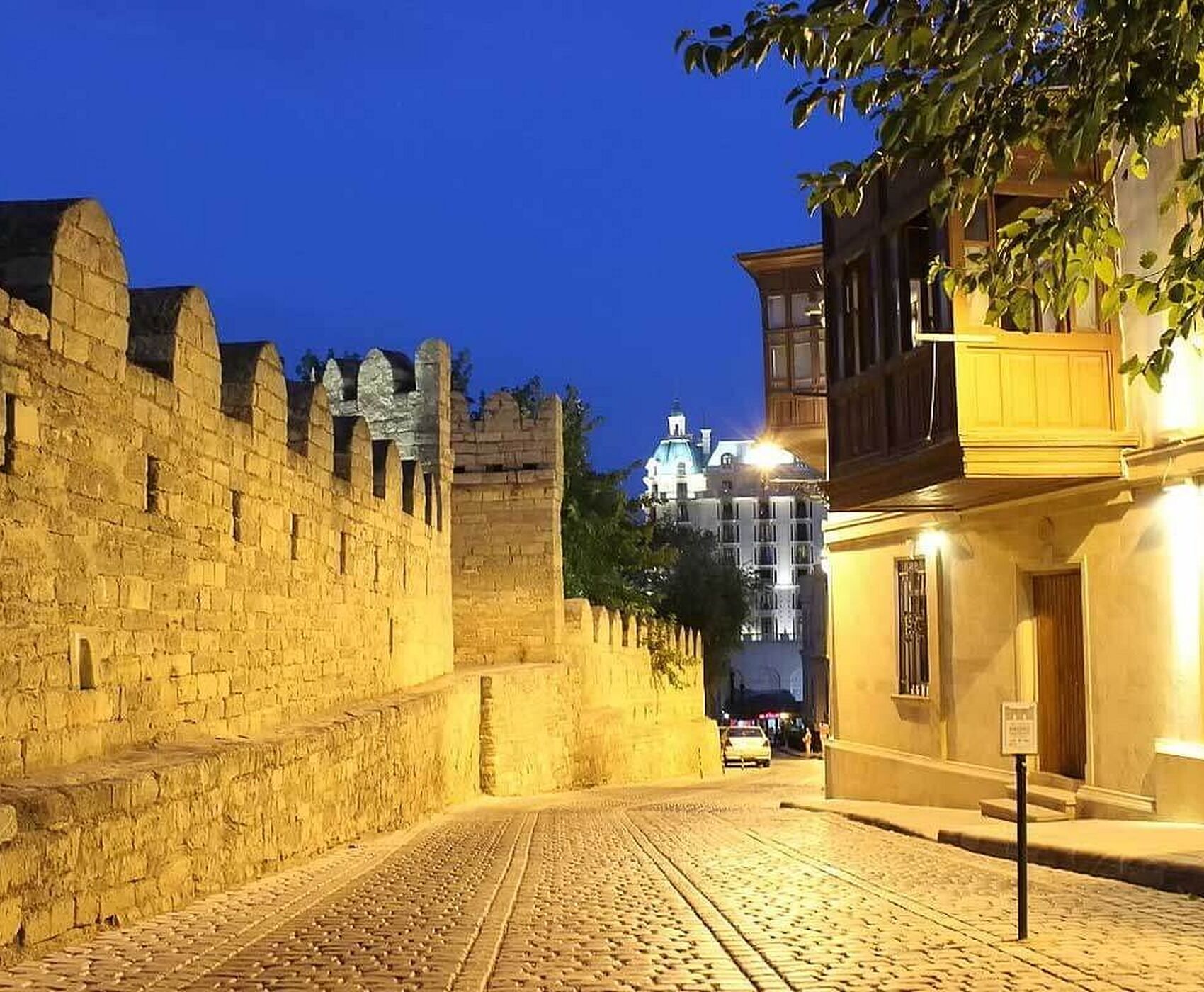 ANTALYA DAN UÇAKLI BAKÜ AZERBAYCAN