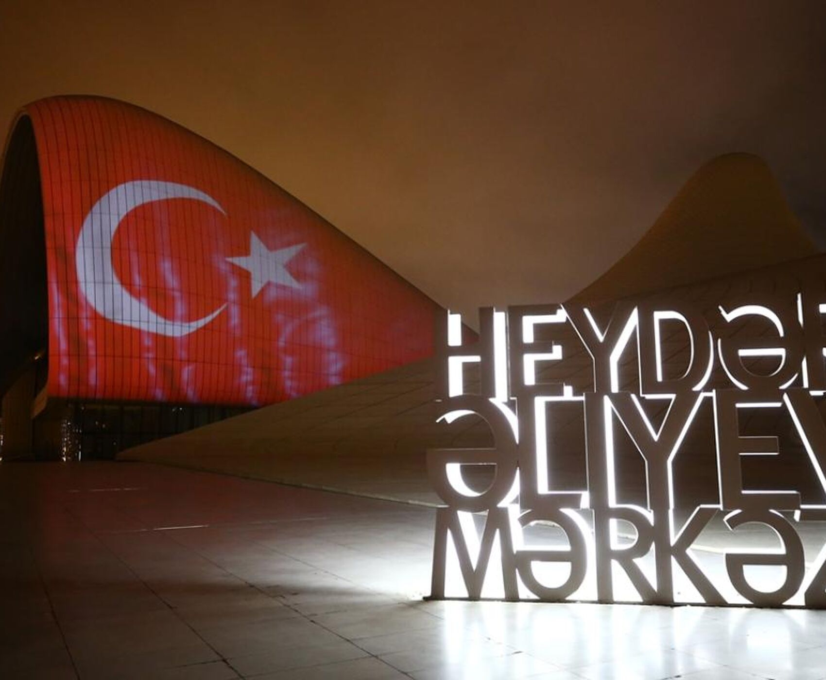 ANTALYA DAN UÇAKLI BAKÜ AZERBAYCAN