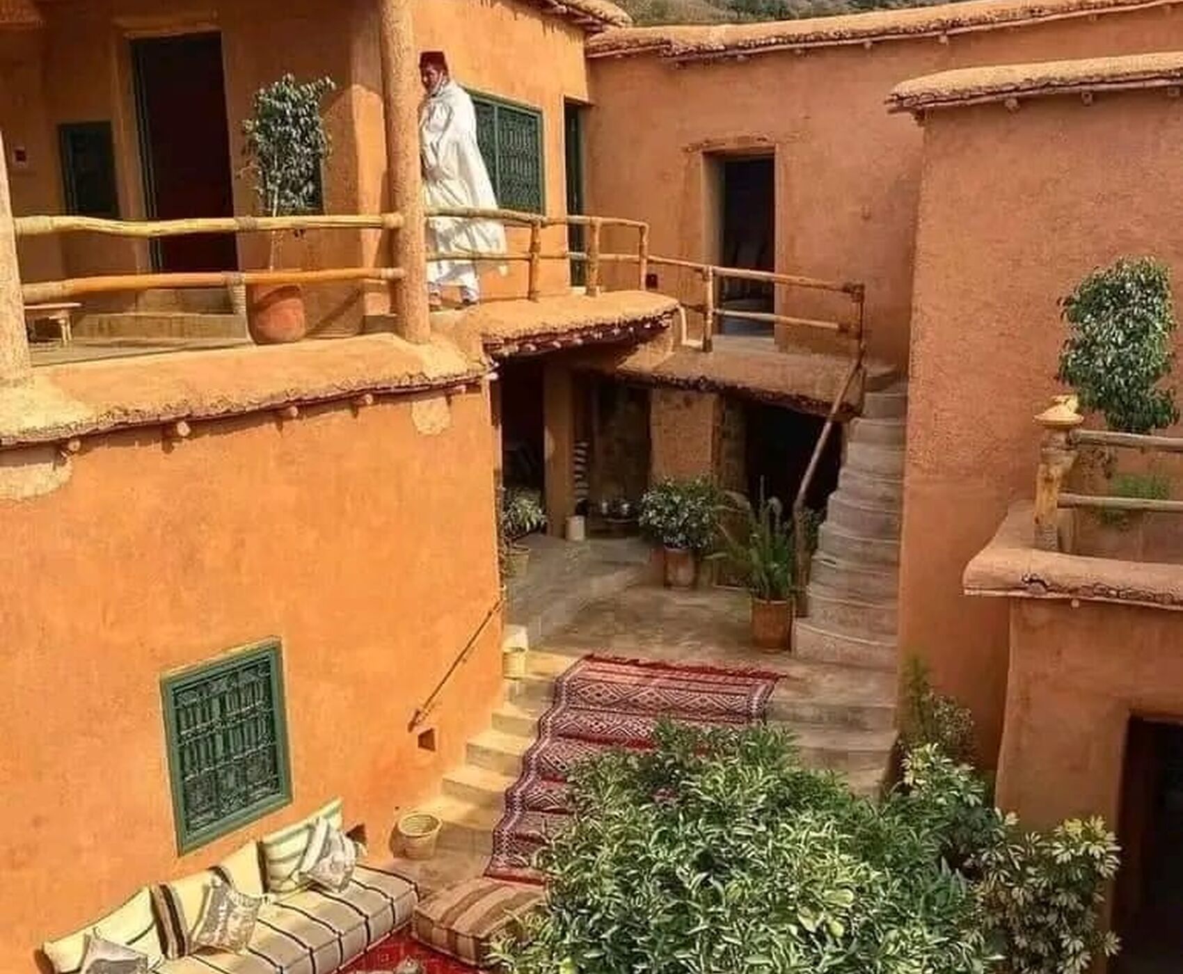 ANTALYA'DAN İSTANBUL AKTARMALI  UÇAKLI BAŞTAN BAŞA FAS TURU