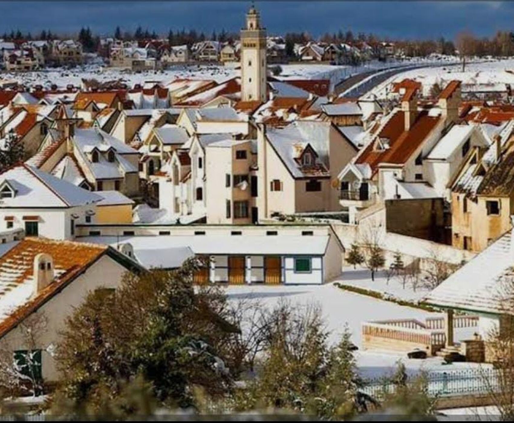 ANTALYA'DAN İSTANBUL AKTARMALI  UÇAKLI BAŞTAN BAŞA FAS TURU