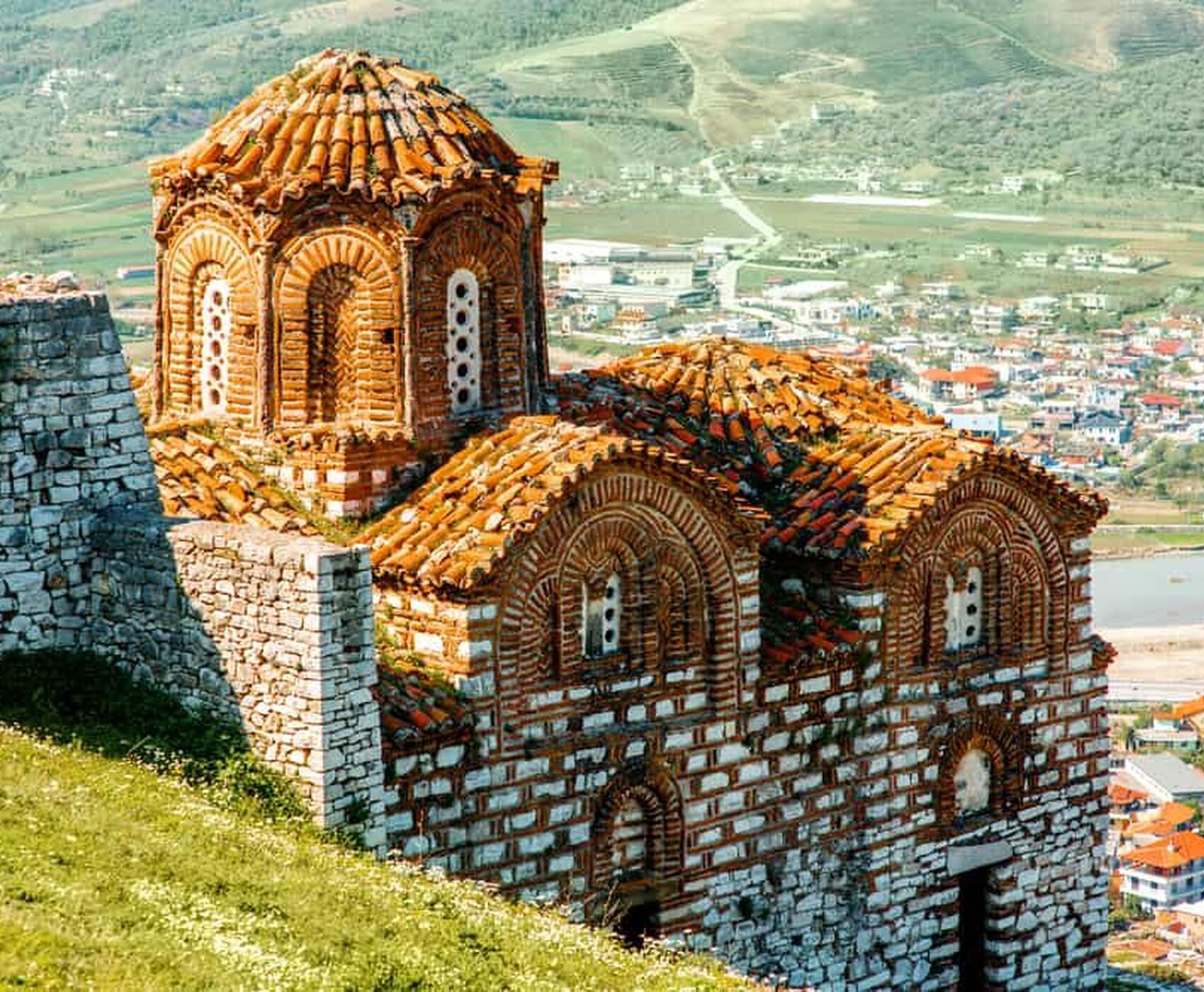 ANTALYA DAN DİREKT UÇAKLI YILBAŞI MOLDOVA TURU (VİZESİZ- PASAPORTSUZ KİMLİKLE)