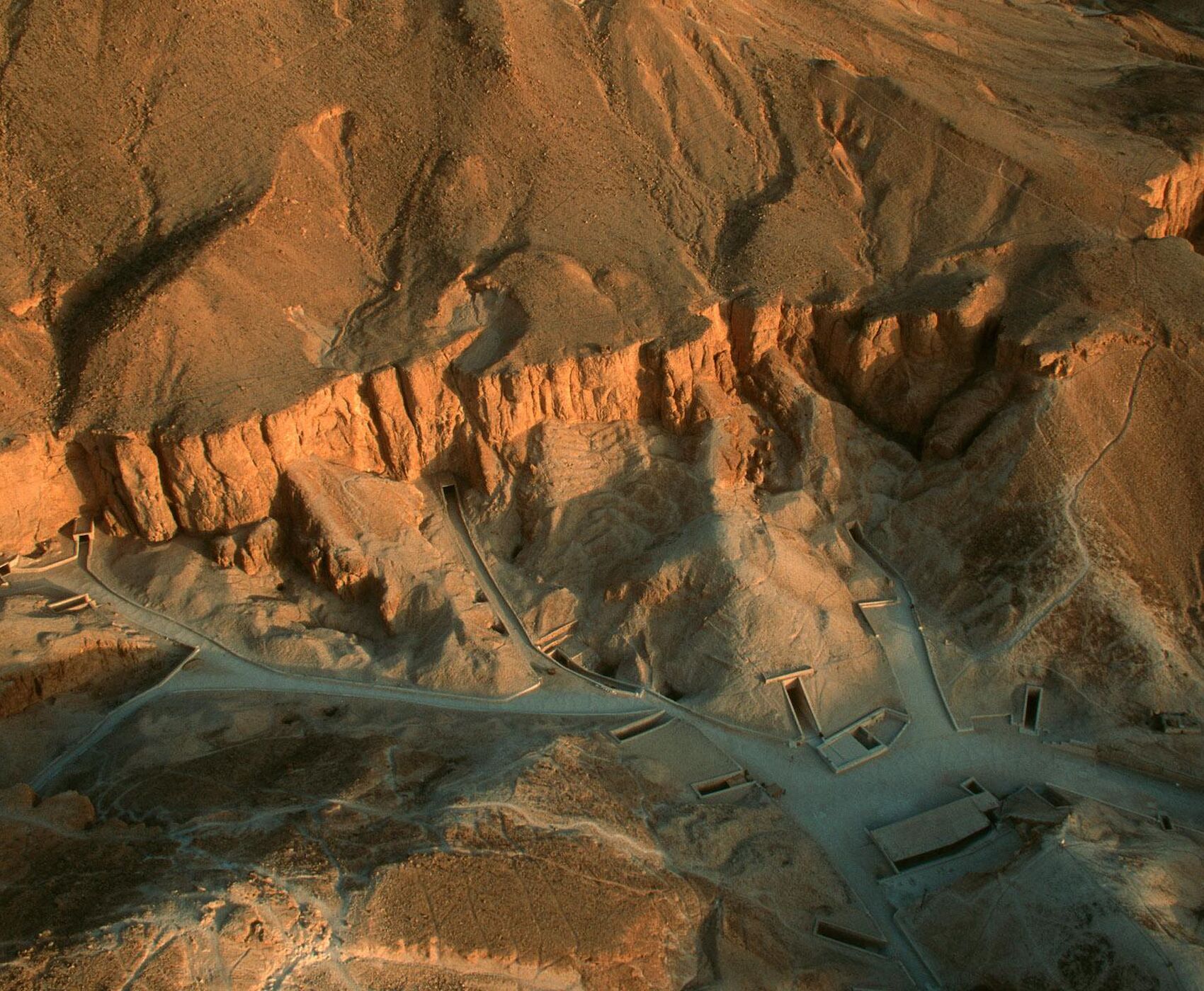 İZMİR ÇIKIŞLI HERŞEY DAHİL BAŞTAN BAŞA MISIR & ÜRDÜN