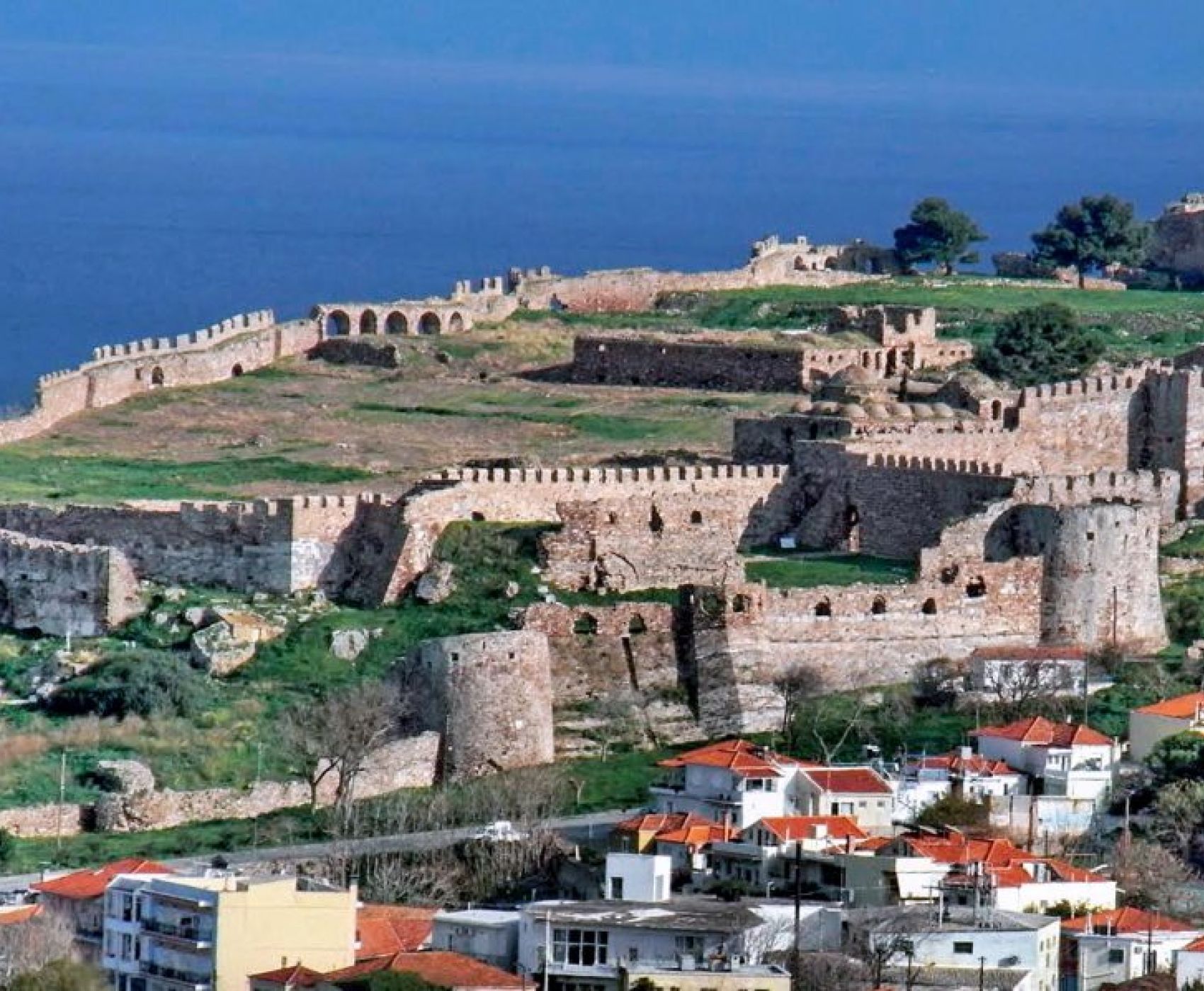 İZMİR DİKİLİ ÇIKIŞLI MİDİLLİ TURU 2 GECE 3 GÜN